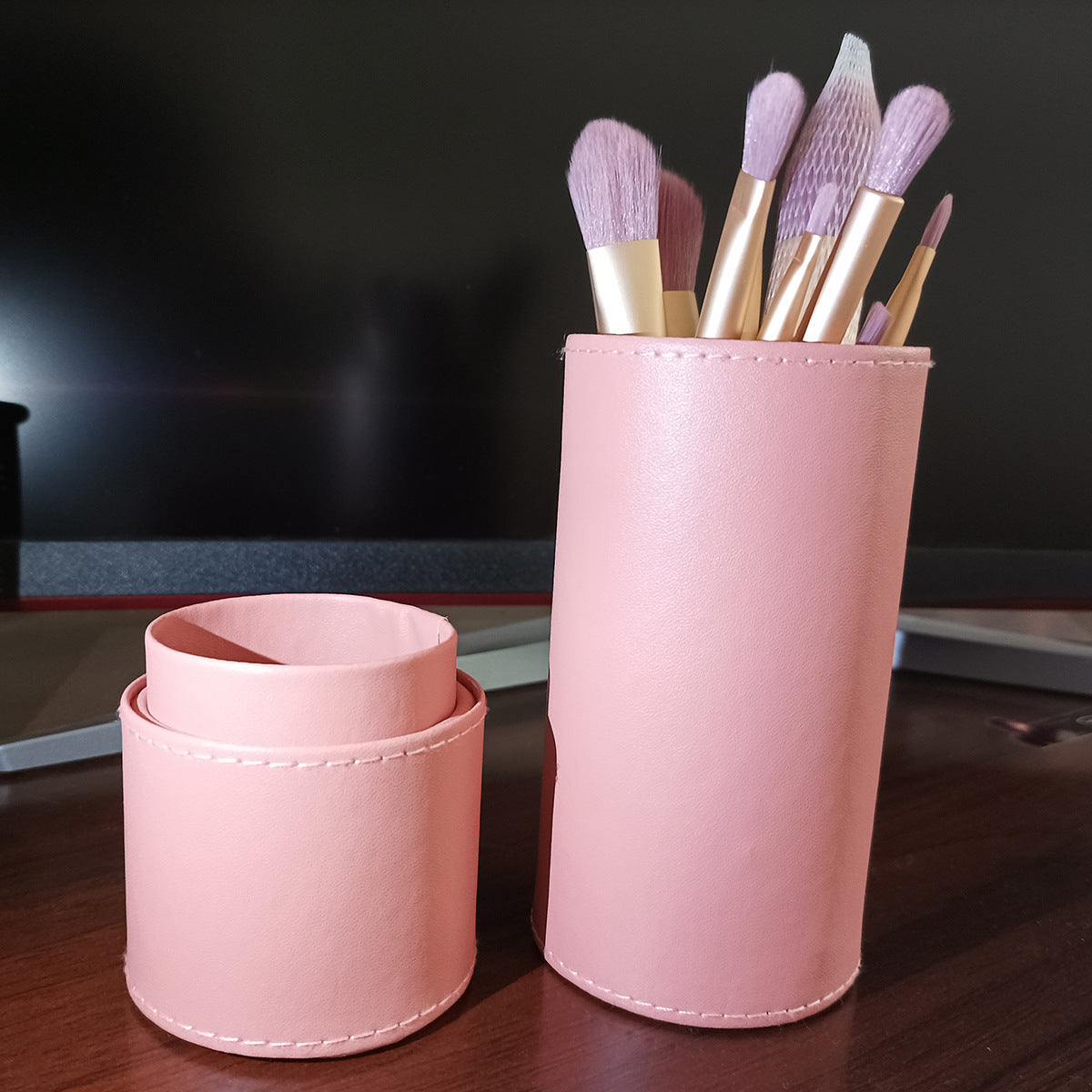 8-Piece Travel Makeup Brush Set: Ideal for Beginners - Eye Shadow and Blush Application Made Easy