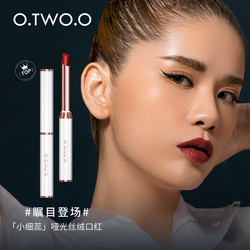 White Rose Small Fine Pistil Matte Velvet Lipstick